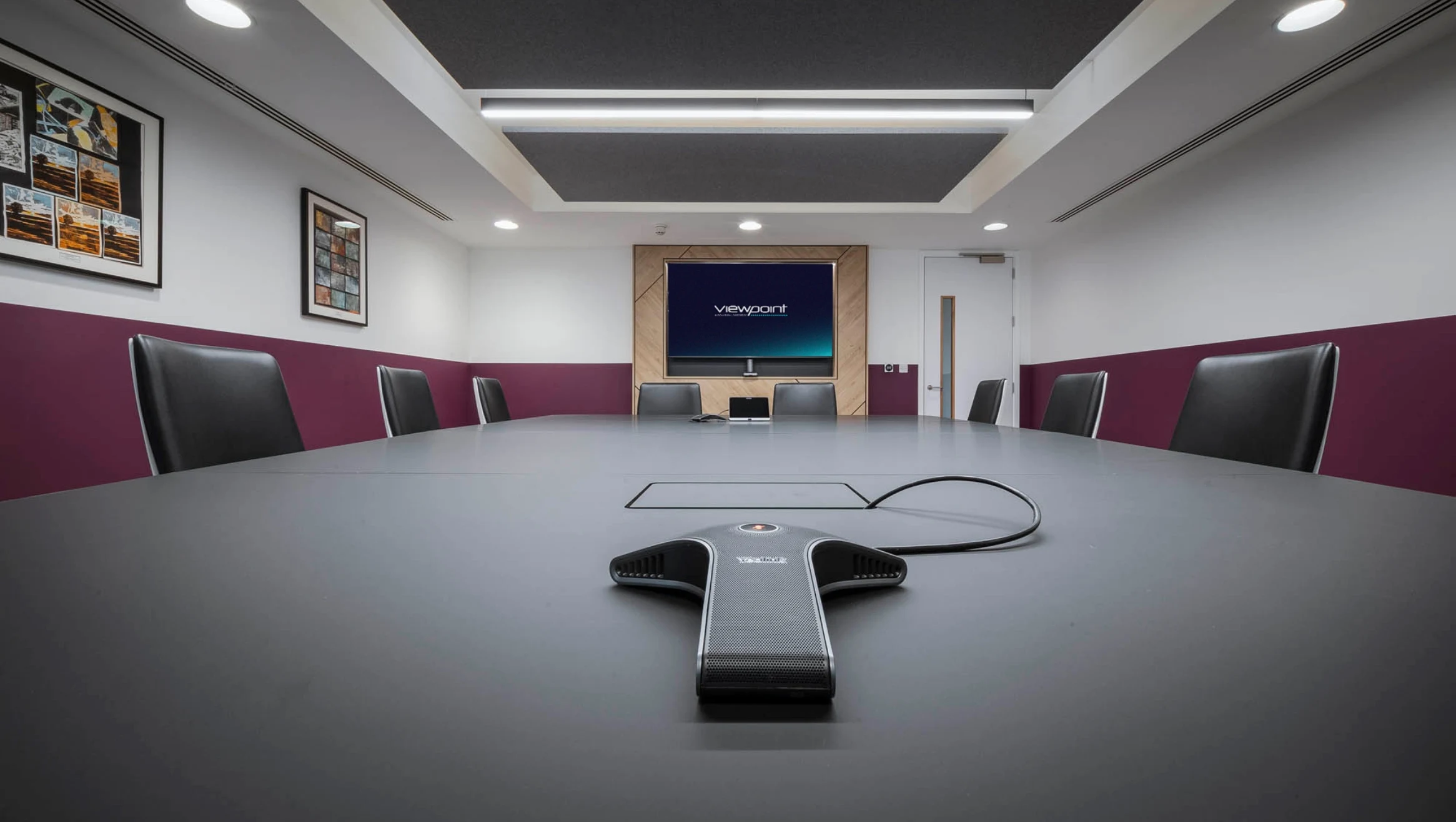 Screen with control in a meeting room